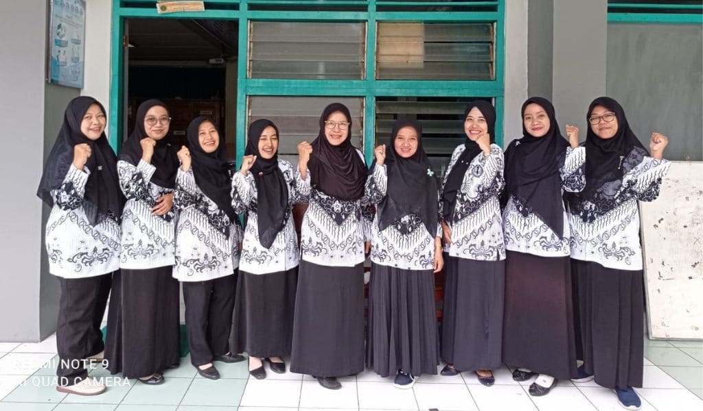 Gambar Tenaga Pendidik & Tenaga Kependidikan